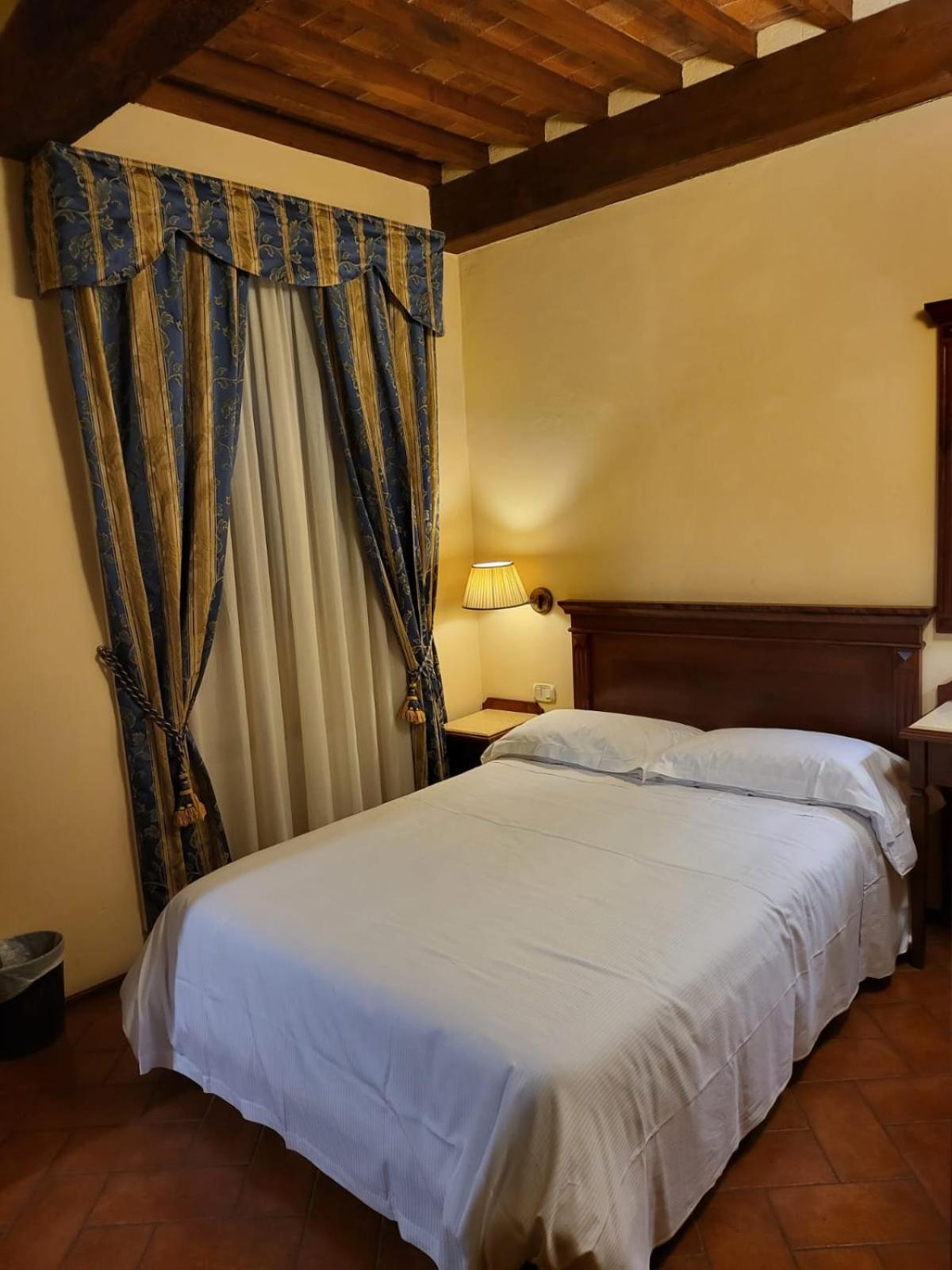 Hotel Logge Dei Mercanti Monte San Savino Exterior photo