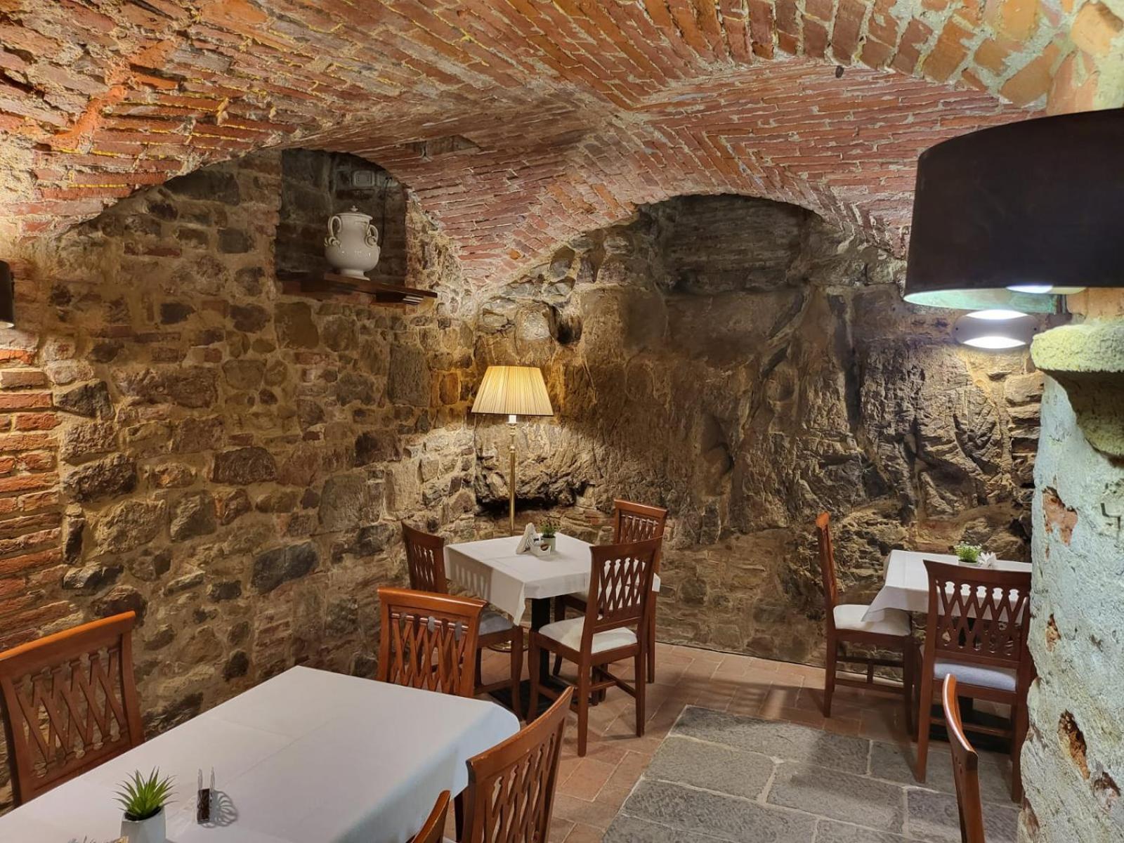 Hotel Logge Dei Mercanti Monte San Savino Exterior photo