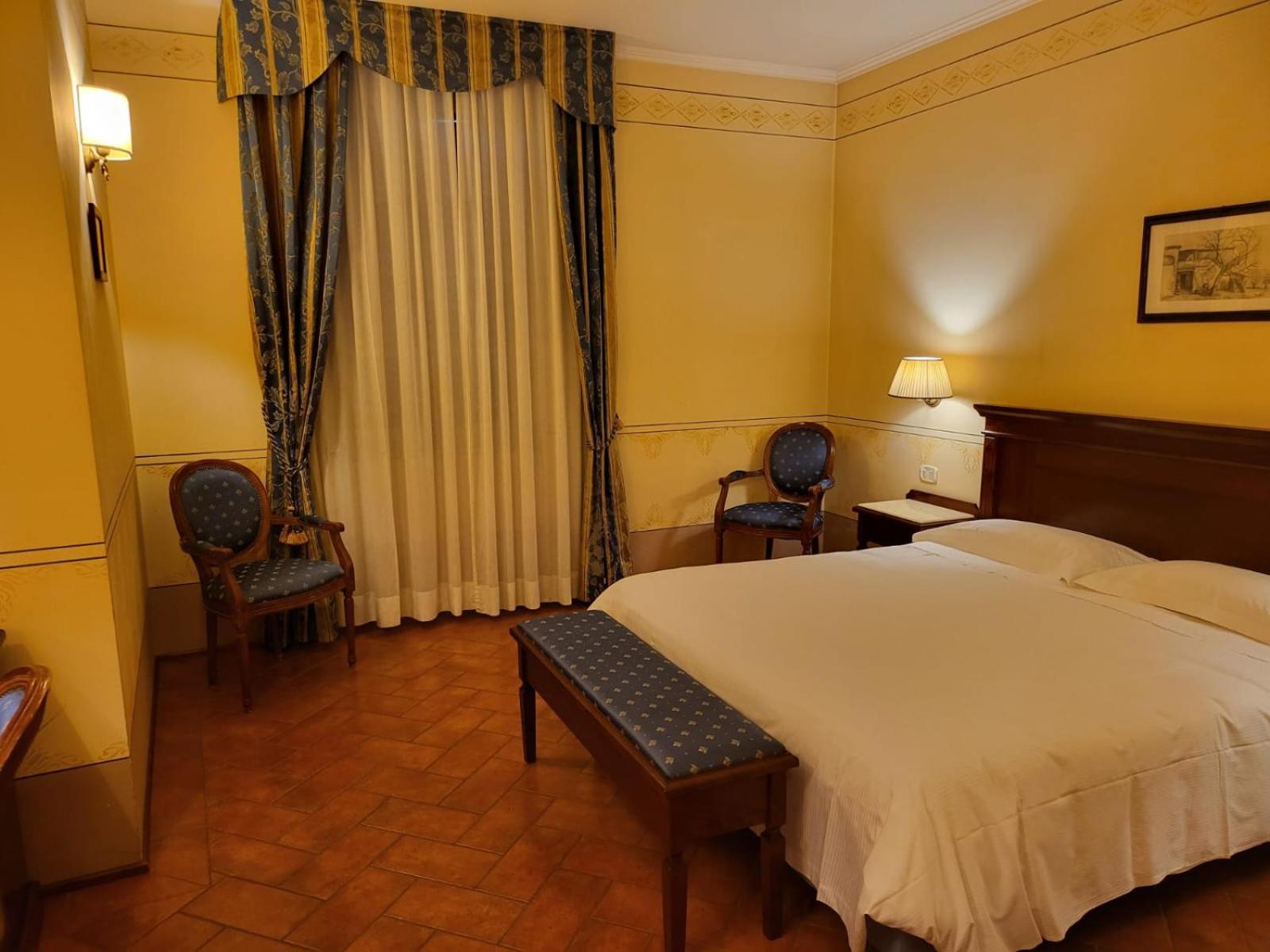 Hotel Logge Dei Mercanti Monte San Savino Exterior photo