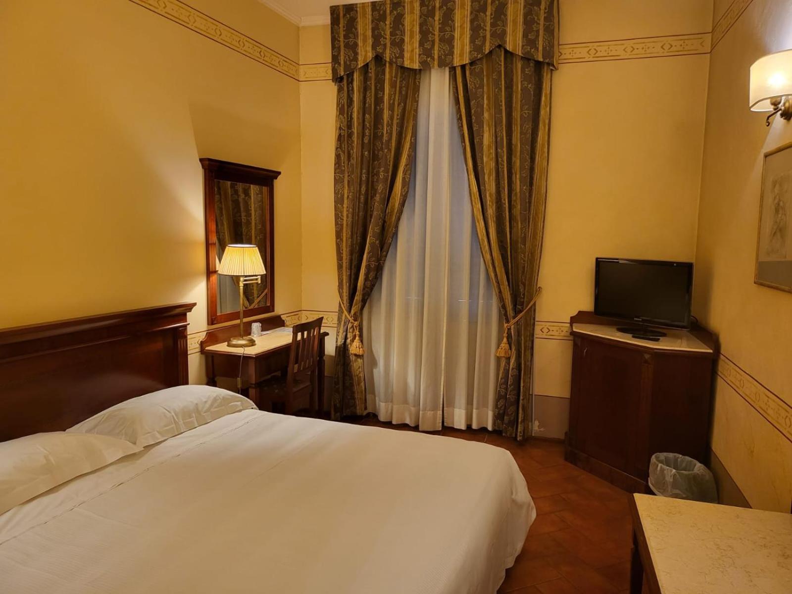 Hotel Logge Dei Mercanti Monte San Savino Exterior photo