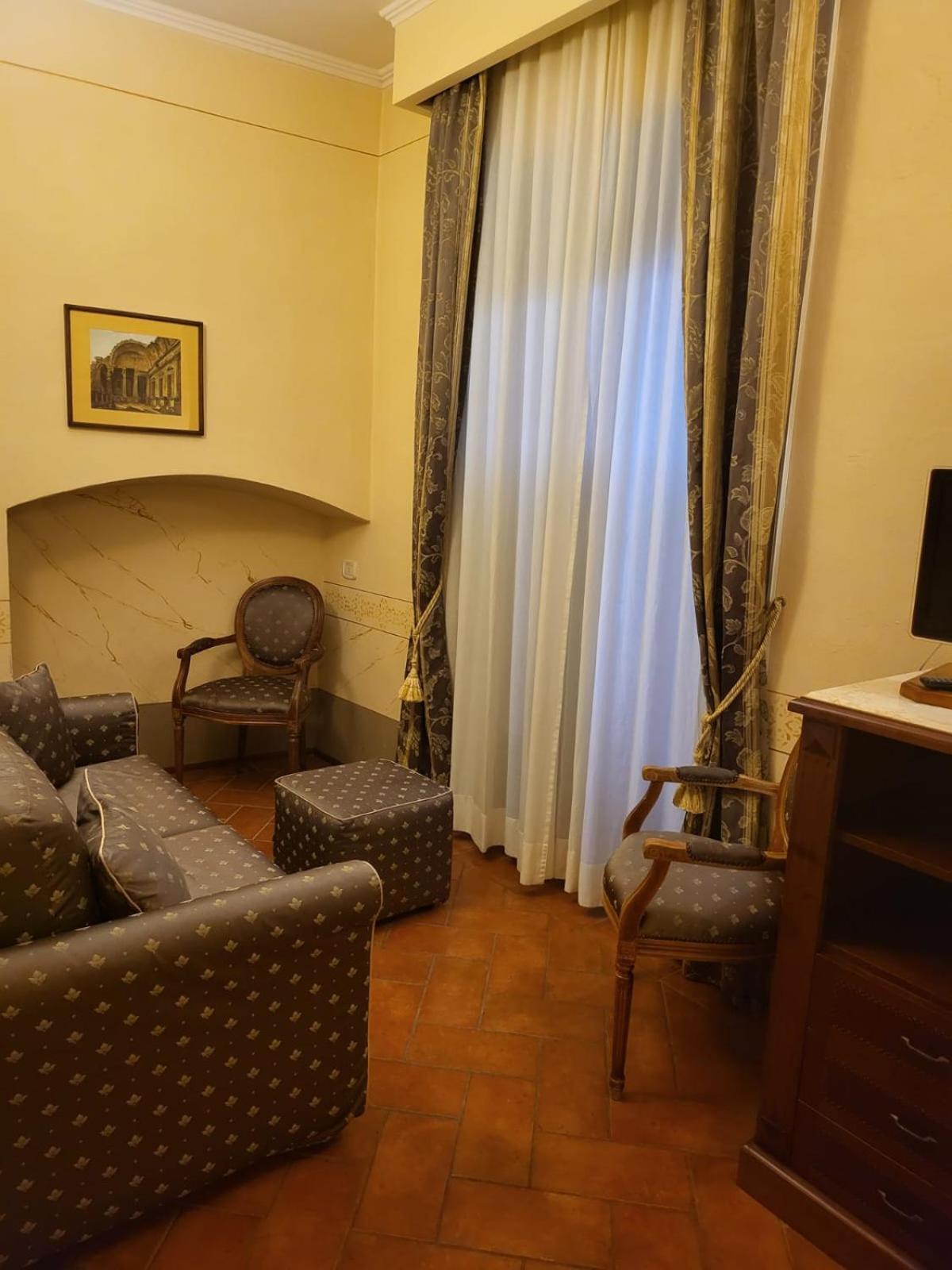 Hotel Logge Dei Mercanti Monte San Savino Exterior photo