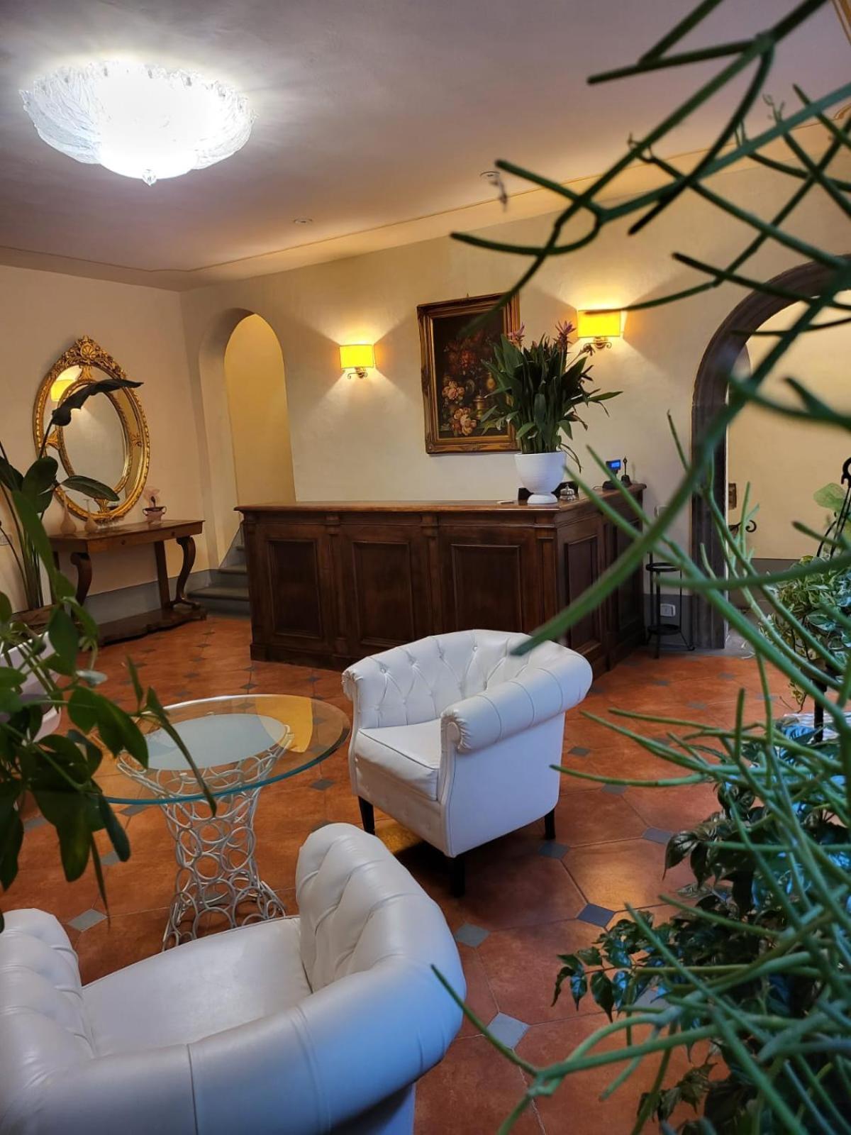 Hotel Logge Dei Mercanti Monte San Savino Exterior photo