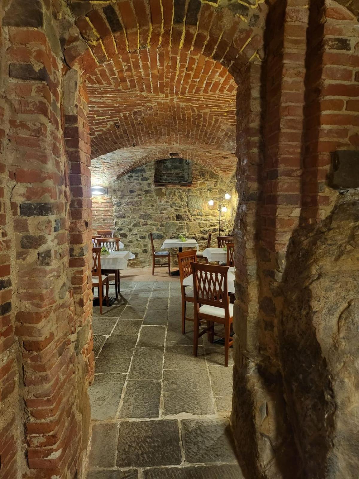 Hotel Logge Dei Mercanti Monte San Savino Exterior photo